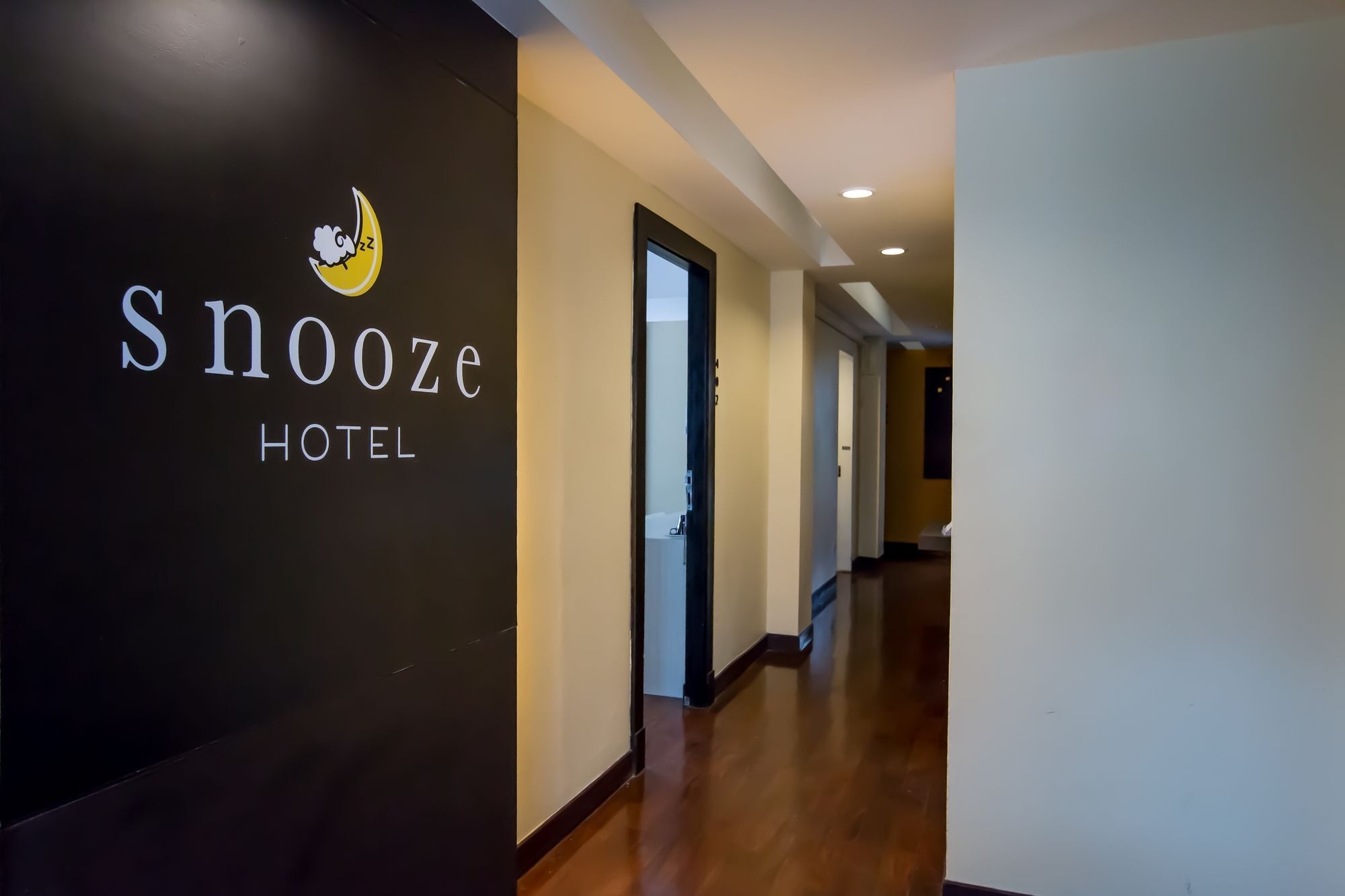 Snooze Hotel Thonglor Bangkok Kültér fotó